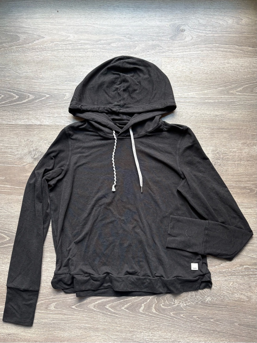 Vuori Halo Essential Hoodie in Black Heather Women’s Small